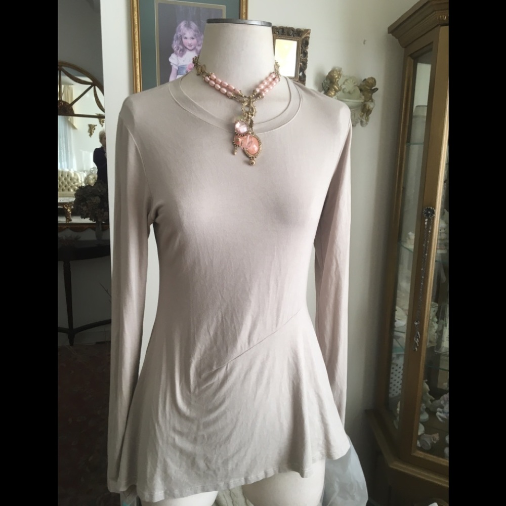 Barbara Lesser beige top excellent condition size S. B:150. 7/20/26
